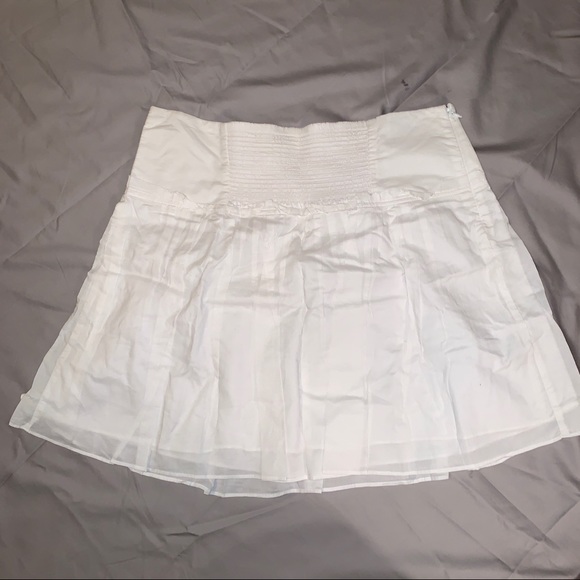 Banana Republic Dresses & Skirts - White skirt